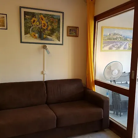 Les Moulinieres شقة